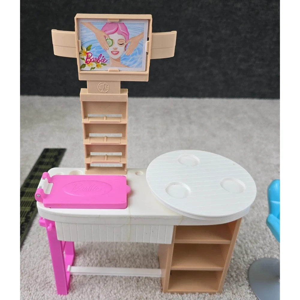Barbie Face Mask Spa Day Playset GJR84 Multicolor Vanity Chair Puppy Accessories